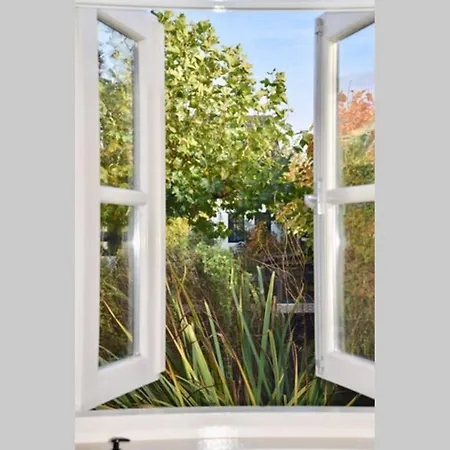 Romantic Dutch Hideaway *