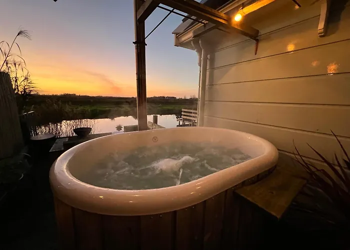 Romantic Dutch Hideaway 펜션