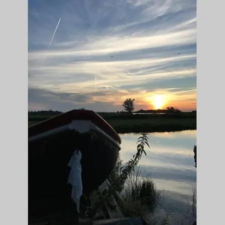 Romantic Dutch Hideaway Hébergement de vacances *