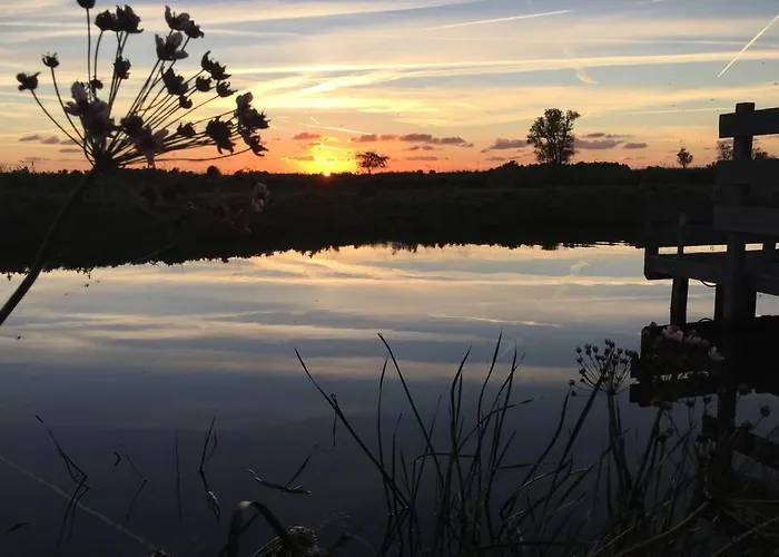 Romantic Dutch Hideaway 펜션 Jisp