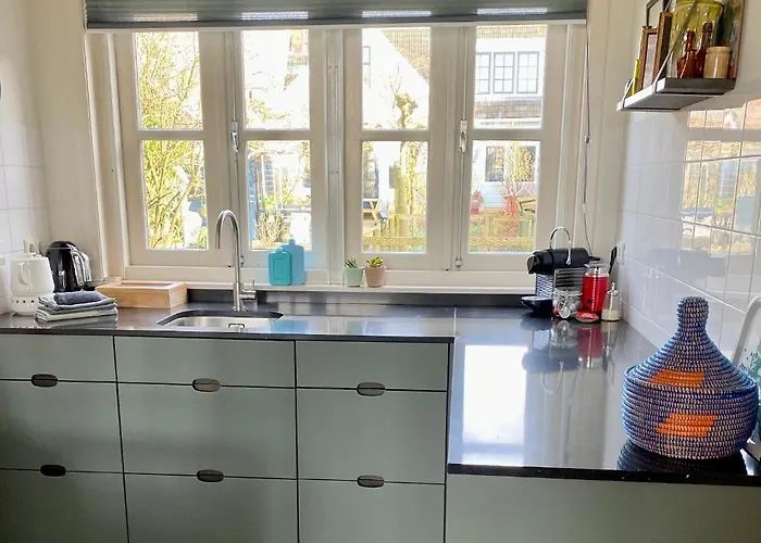 Romantic Dutch Hideaway 펜션 *