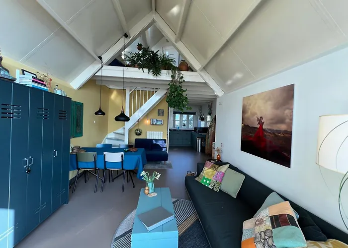 Romantic Dutch Hideaway Jisp